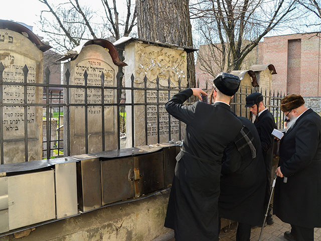 Варшавское кладбище. 15 апреля 2015 года