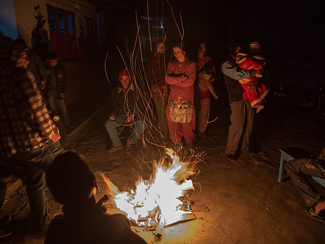 Президент Непала и его свита провели ночь в палатке, опасаясь подземных толчков  