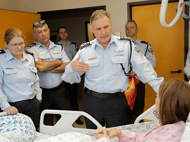 Йоханан Данино навестил в больнице полицейских, раненых в терактах  