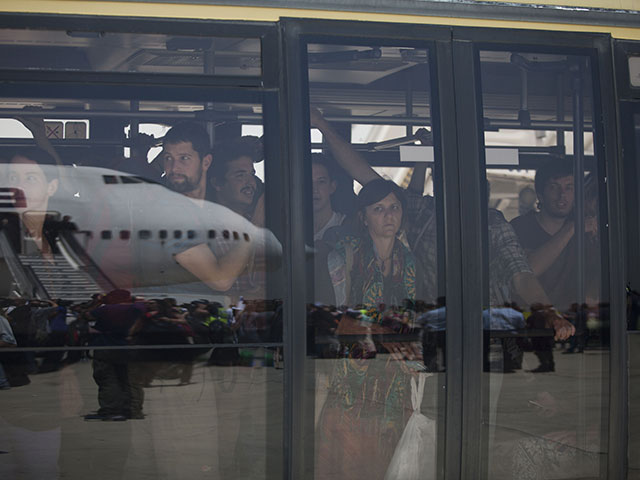 Израильтяне возвращаются домой из Непала после землетрясения