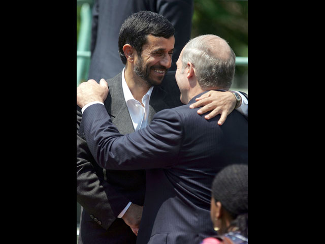 Александр Лукашенко и президент Ирана Махмуд Ахмадинежад, 2006 год