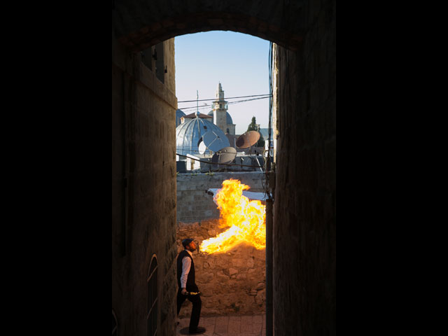 "Дышащий пламенем": огненное шоу в Иерусалиме