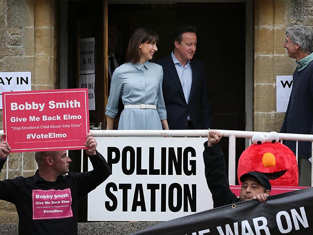 Дэвид Кэмерон на избирательном участке. 7 мая 2015 года