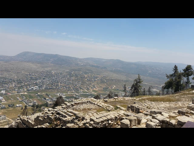 В историческом парке на горе Гризим