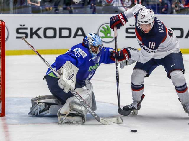 Чемпионат мира по хоккею: победы чехов и американцев