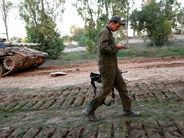Военная прокуратура ограничила право следователей на доступ к телефонам солдат  