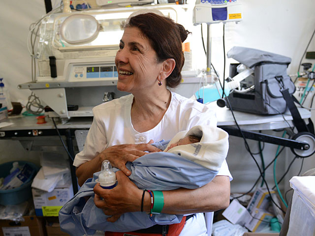 Четверо новорожденных детей израильтян находятся в больнице в Катманду  