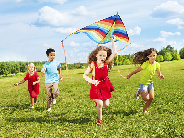 Данные исследования: дети становятся менее "счастливыми" по мере взросления  