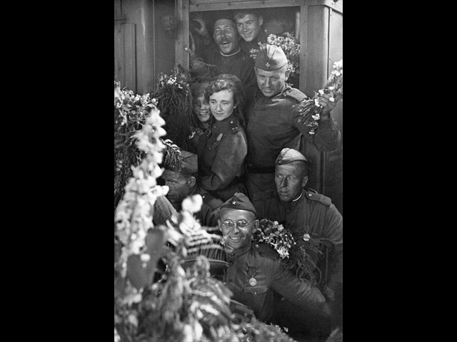 Встреча на Белорусском вокзале. Москва. 1945