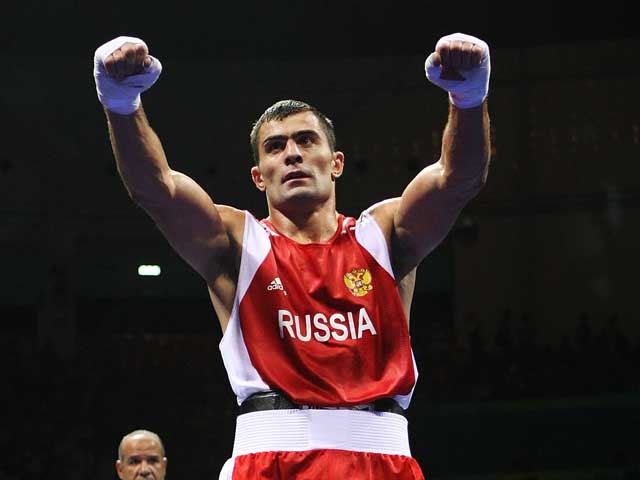 Бокс в Москве: Чахкиев стал чемпионом мира. В поединке соперников братьев Кличко победил ливанец
