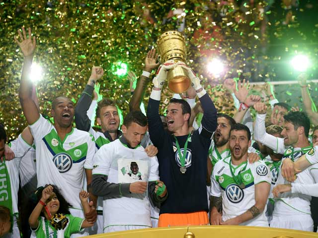 "Вольфсбург" победил "Боруссию" и впервые в истории завоевал Кубок Германии