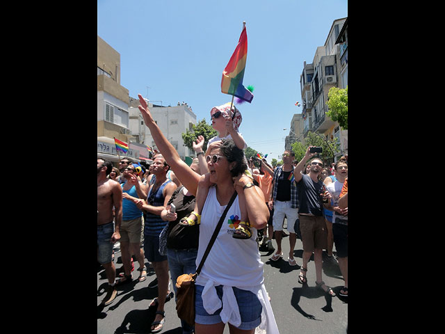 Участники "Парада гордости" в Тель-Авиве. 12 июня 2015 года