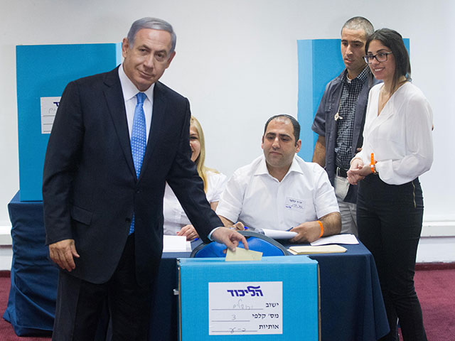 Биньямин Нетаниягу на голосовании по поводу системы определения предвыборного списка. 14 июня 2015 года