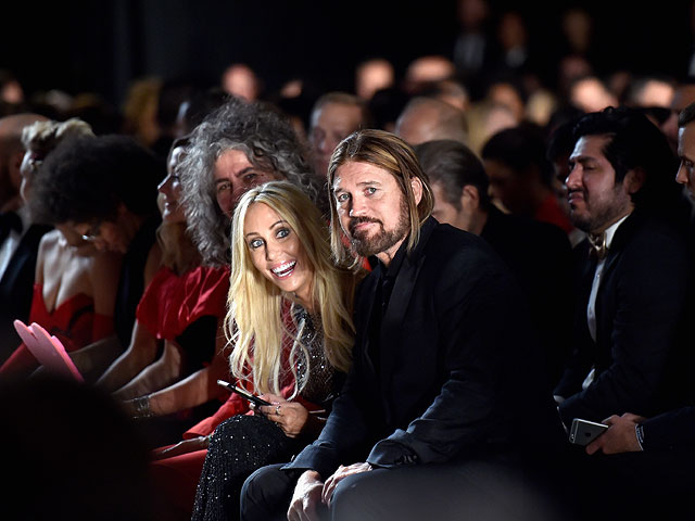 Показ мод на вечере amfAR. 16 июня 2015 года