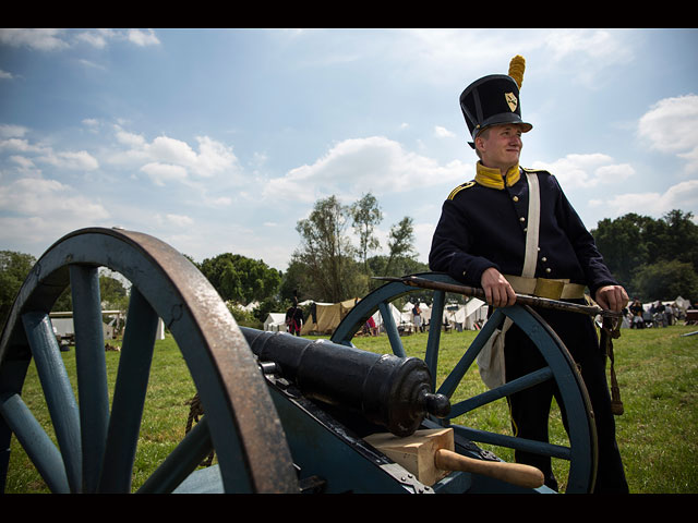 200-летие битвы при Ватерлоо: историческая реконструкция с 5.000 участников  