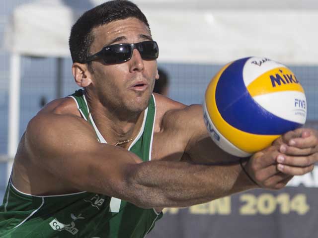 Пляжный волейбол: израильтяне победили чехов и заняли первое место в группе