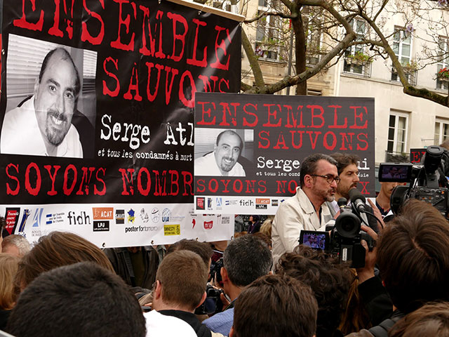 Митинг за освобождение Сержа Атлауи в Париже. 25 апреля 2015 года