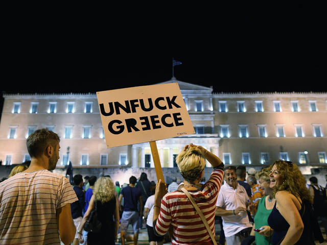 Итоги референдума в Греции: 61% греков сказали "нет" требованиям кредиторов