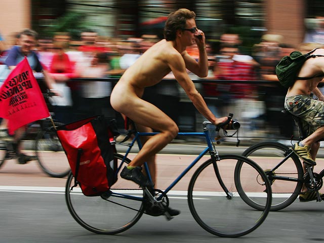 National Nude Day: второй век истории современного нудизма