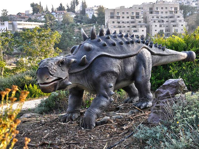 "Королевство динозавров" в Иерусалиме