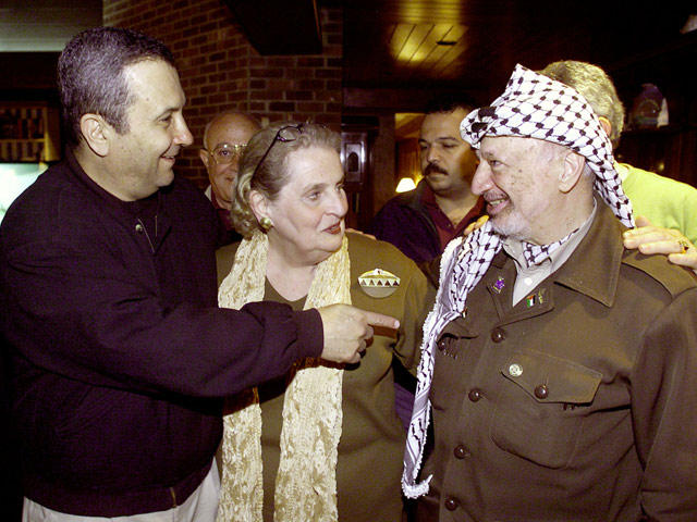 Барак, Олбрайт и Арафат в Кемп-Дэвиде. Июль 2000 года 
