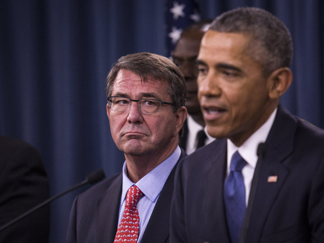 Эштон Картер и Барак Обама. Вашингтон, июль 2015 года