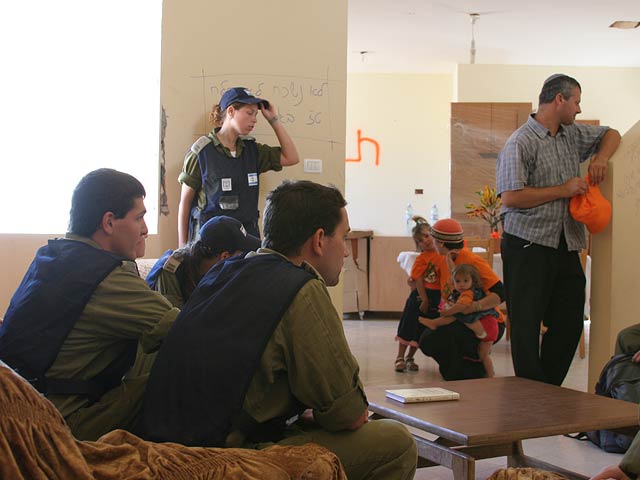 Депортация жителей поселений Газы. 2005 год