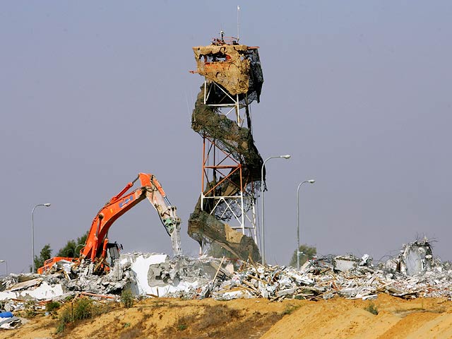 Депортация жителей поселений Газы. 2005 год