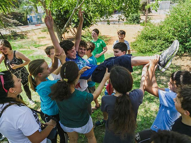 "Теория большого взрыва": в Израиле открылся школьный научный лагерь  