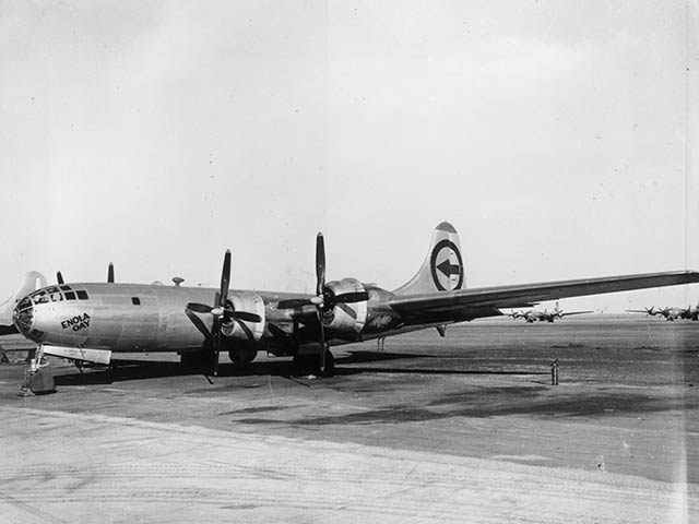 Бомбардировщик B-29 Enola Gay