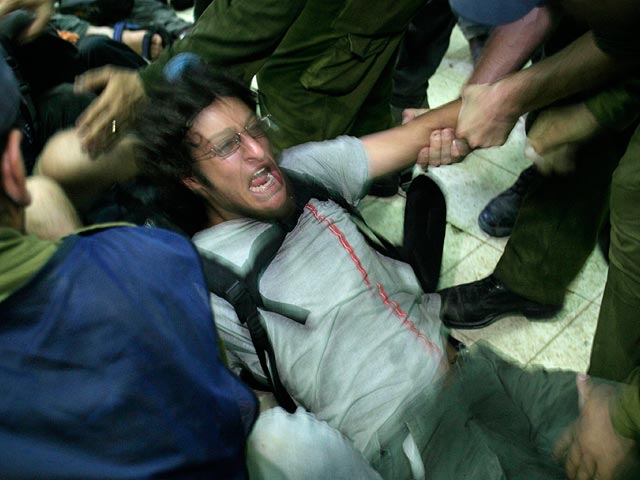Депортация жителей поселений Северной Самарии. 2005 год