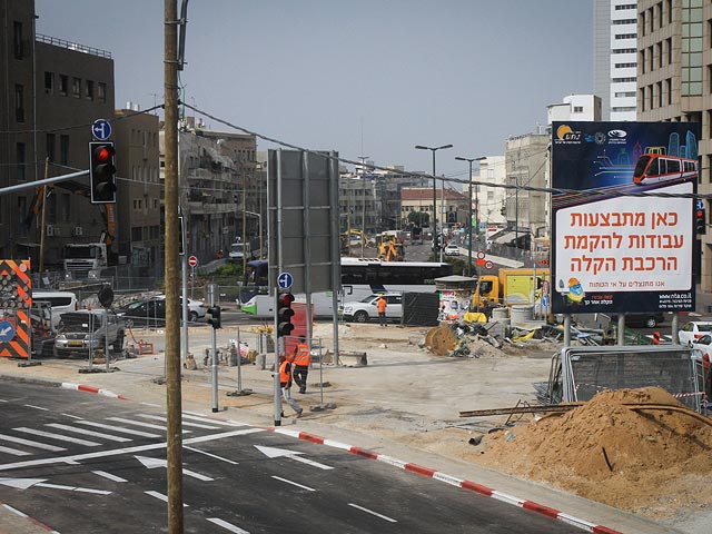 На месте работ по строительству трамвая в Тель-Авиве