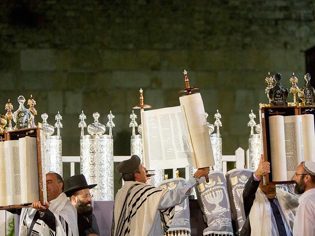 В среду, 12 августа, возле Стены плача в Иерусалиме состоялась церемония во...