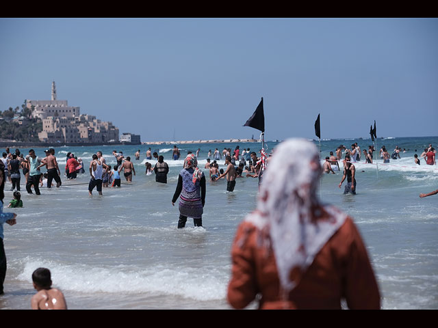Ид аль-Фитр на пляжах Тель-Авива: праздничное нашествие мусульман  