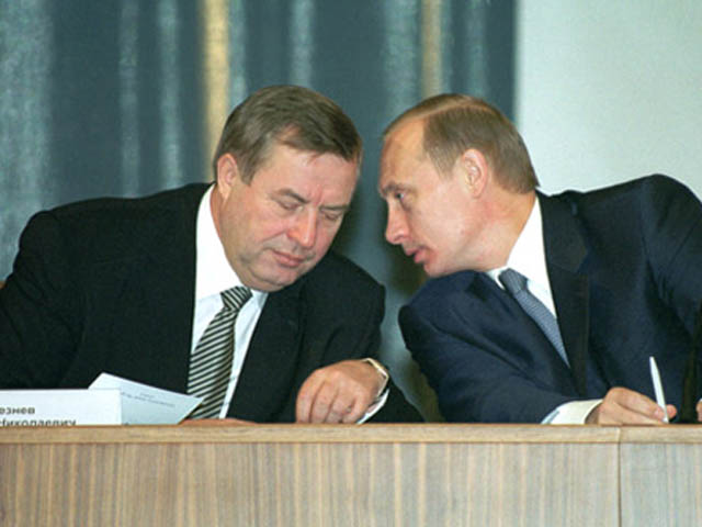 Геннадий Селезнев и Владимир Путин в 2001 году