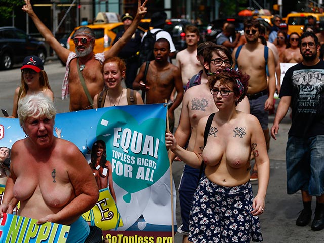 Марш GoTopless в Нью-Йорке. 23 августа 2015 года