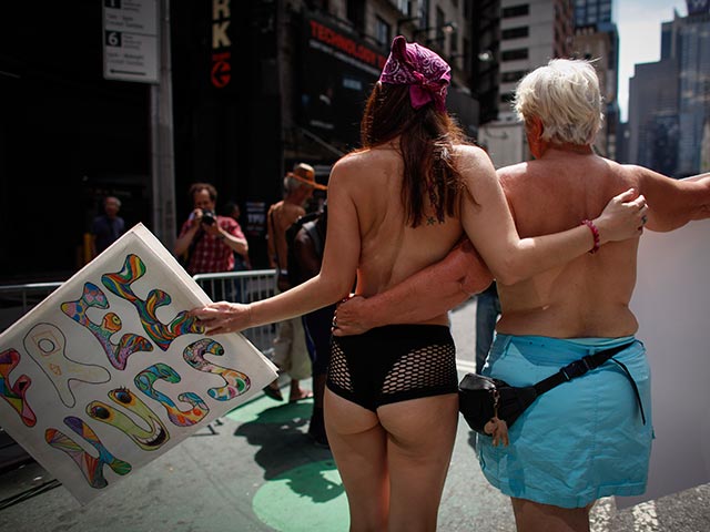 Марш GoTopless в Нью-Йорке. 23 августа 2015 года