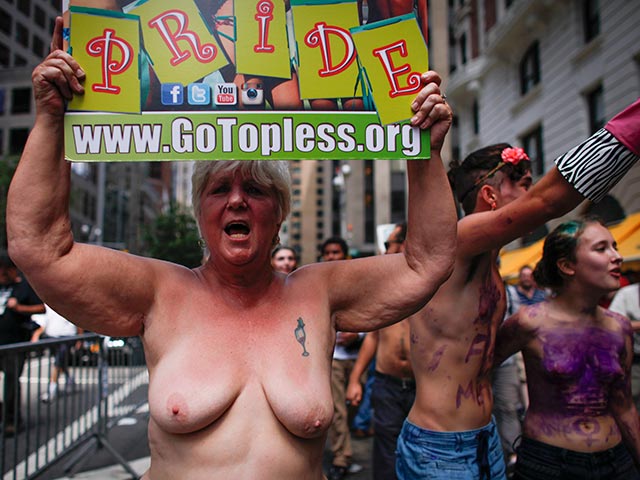 Марш GoTopless в Нью-Йорке. 23 августа 2015 года