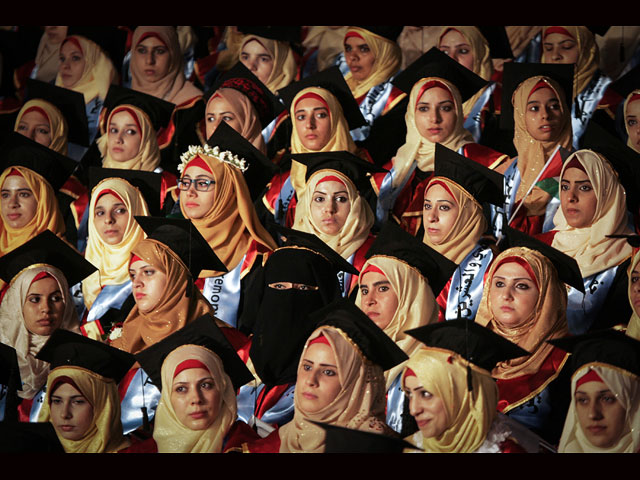 Магистры "Аль-Аксы": в университете Газы вручены дипломы  