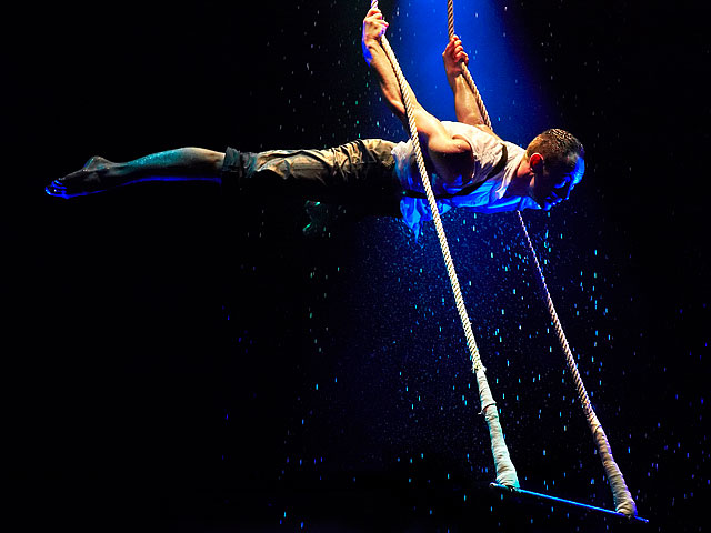 27-31 октября в тель-авивском зале "Бейт а-Опера" будет показано необычное театрально-цирковое шоу Soap