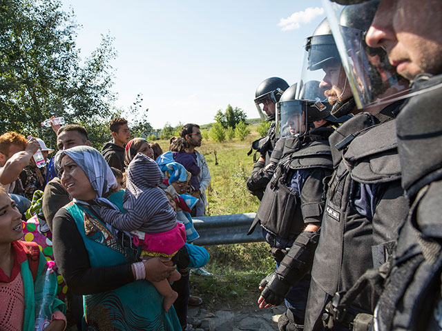 Беженцы на венгерской границе. 9 сентября 2015 года