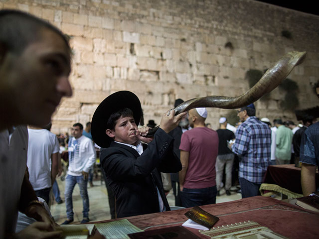 Израиль встречает новый, 5776-й еврейский год