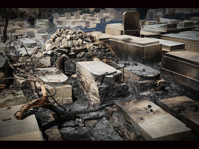 Вандалы вновь осквернили еврейские могилы на Масличной горе  