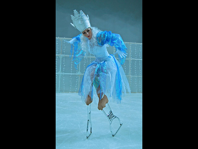 В ближайшем декабре Московский цирк на льду представит в Израиле своеобразный синтез фигурного катания, цирковых трюков и балета в спектакле "Снежная королева"