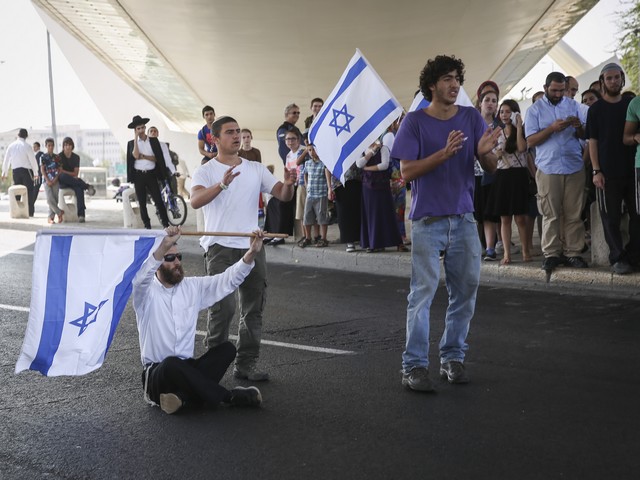 Правые активисты на акции протеста в Иерусалиме, 2 октября 2015 г.