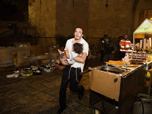 На месте теракта около Львиных ворот в Старом городе     Иерусалима. 3 октября 2015 года 