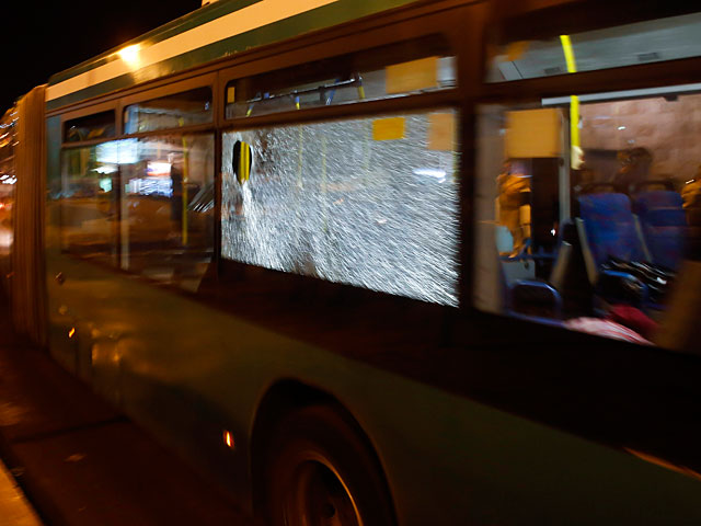 "Каменная атака" возле Хеврона, автобусу причинен ущерб  