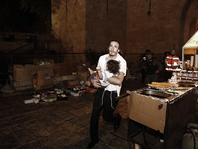 На месте теракта около Львиных ворот в Старом городе Иерусалима. 3 октября 2015 года 
