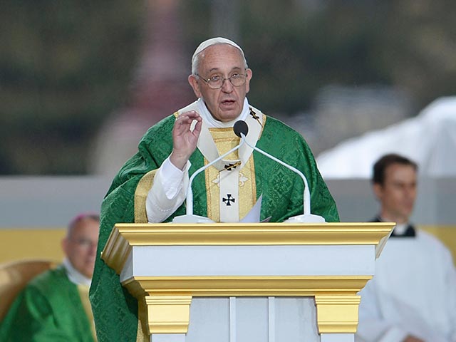 Папа Франциск открыл в Ватикане синод по семейным вопросам  