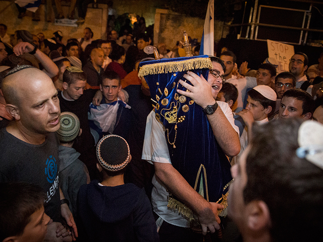 Симхат Тора:  празднования в Израиле на фоне терактов